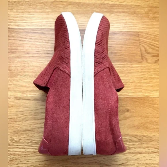 Dr. Scholl's Madison Sneaker, Size 9, Fuchsia Pink - Picture 3 of 5